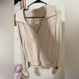 Abercrombie & Fitch Notch Neck Sweater
